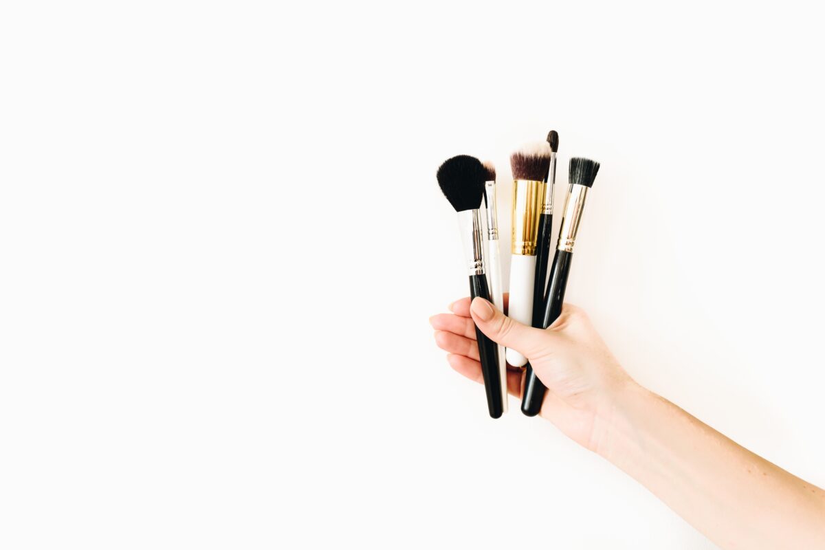 The Ultimate Guide to Summer Makeup Essentials for a Flawless Look